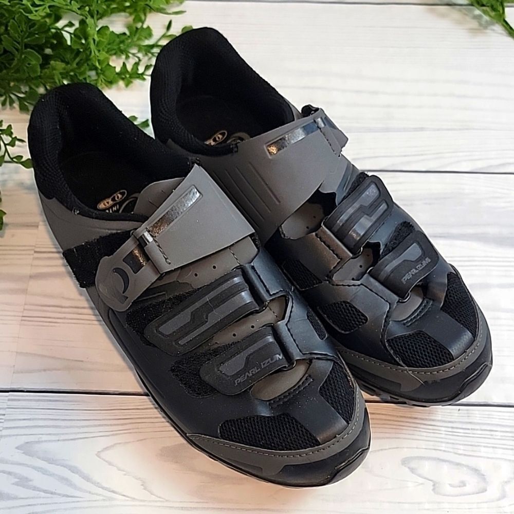 Pearl Izumi womens Road Cycling Shoes Size 43 Euro US Size 10.5